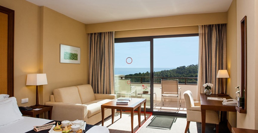 deluxe-room-sitges-sea-view