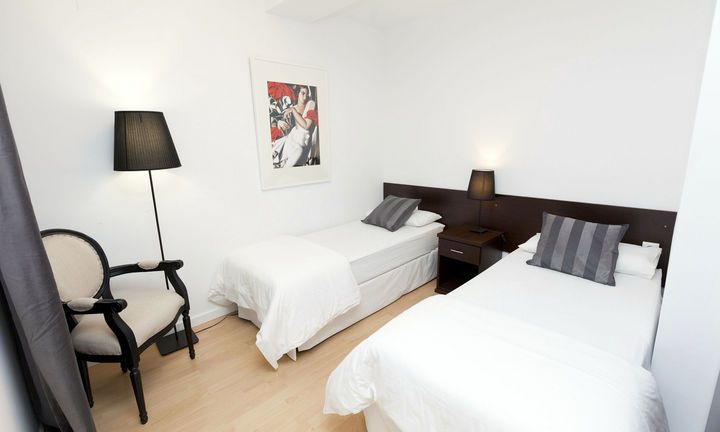 happy-apartments-barcelona-room-happy_apartments_barcelona_-2bedsup_terrace_1