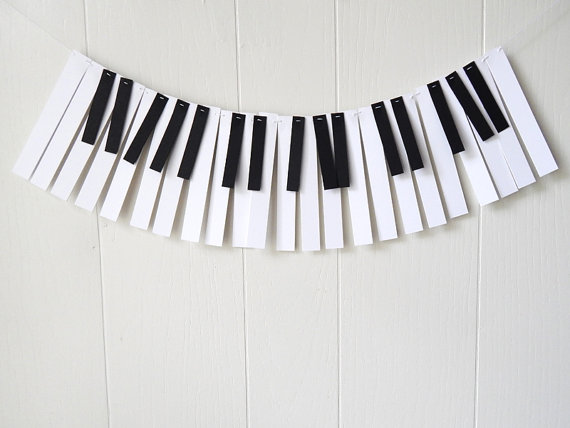 guirnalda-piano-garland-via-elisabeth-nicole