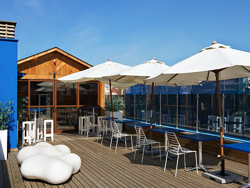 02-hotel-barcelona-sercotel-azul-terraza
