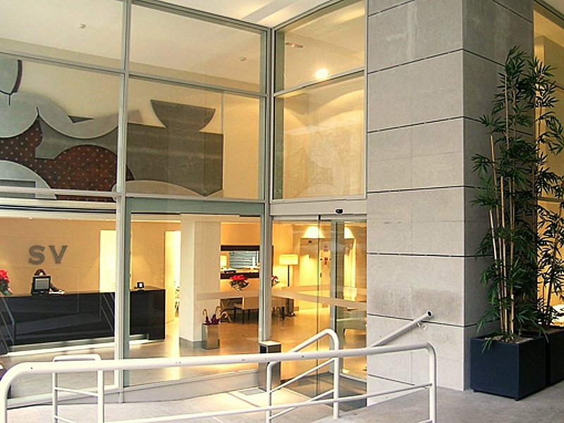 03-hotel-madrid-suites-viena-entrada