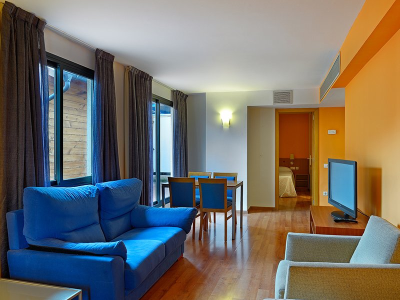 11-hotel-barcelona-sercotel-azul-habitacion
