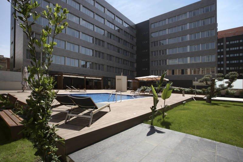 outdoor-pool